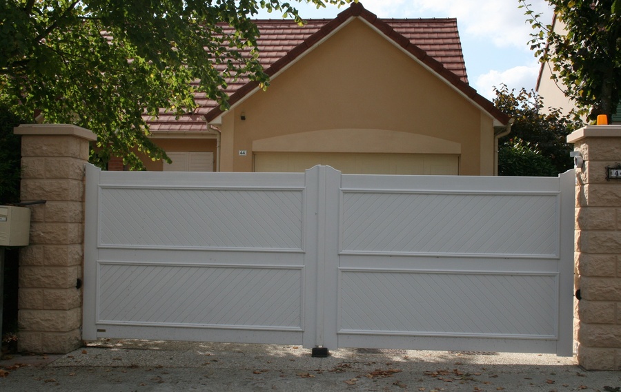 Nos modèles de portails PVC à DECIZE