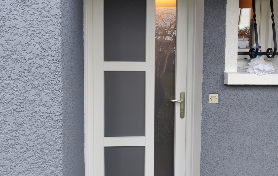 Notre gamme de portes d'entrée en PVC CLASSIQUE et PVC CONTEMPORAINE à DECIZE